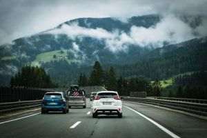 Handelsblatt: Germania şi Franţa convin să relaxeze interdicţia UE referitoare la motoarele cu ardere internă